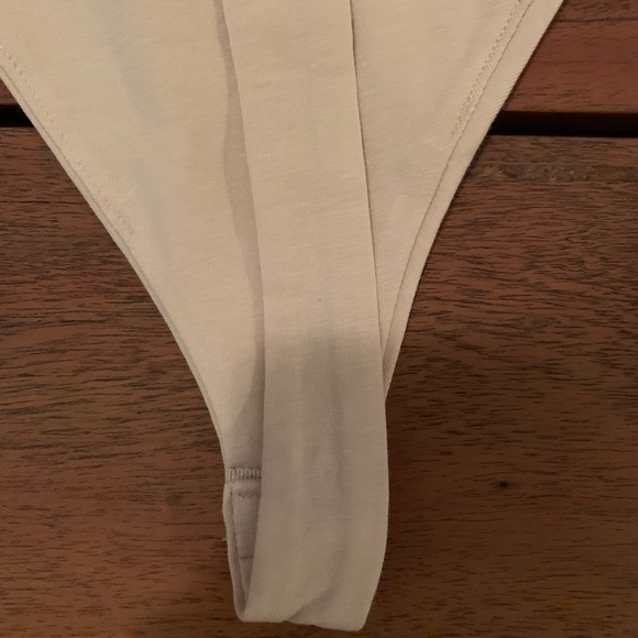 3/$15 Banana republic Bodysuit - Picture 4 of 4